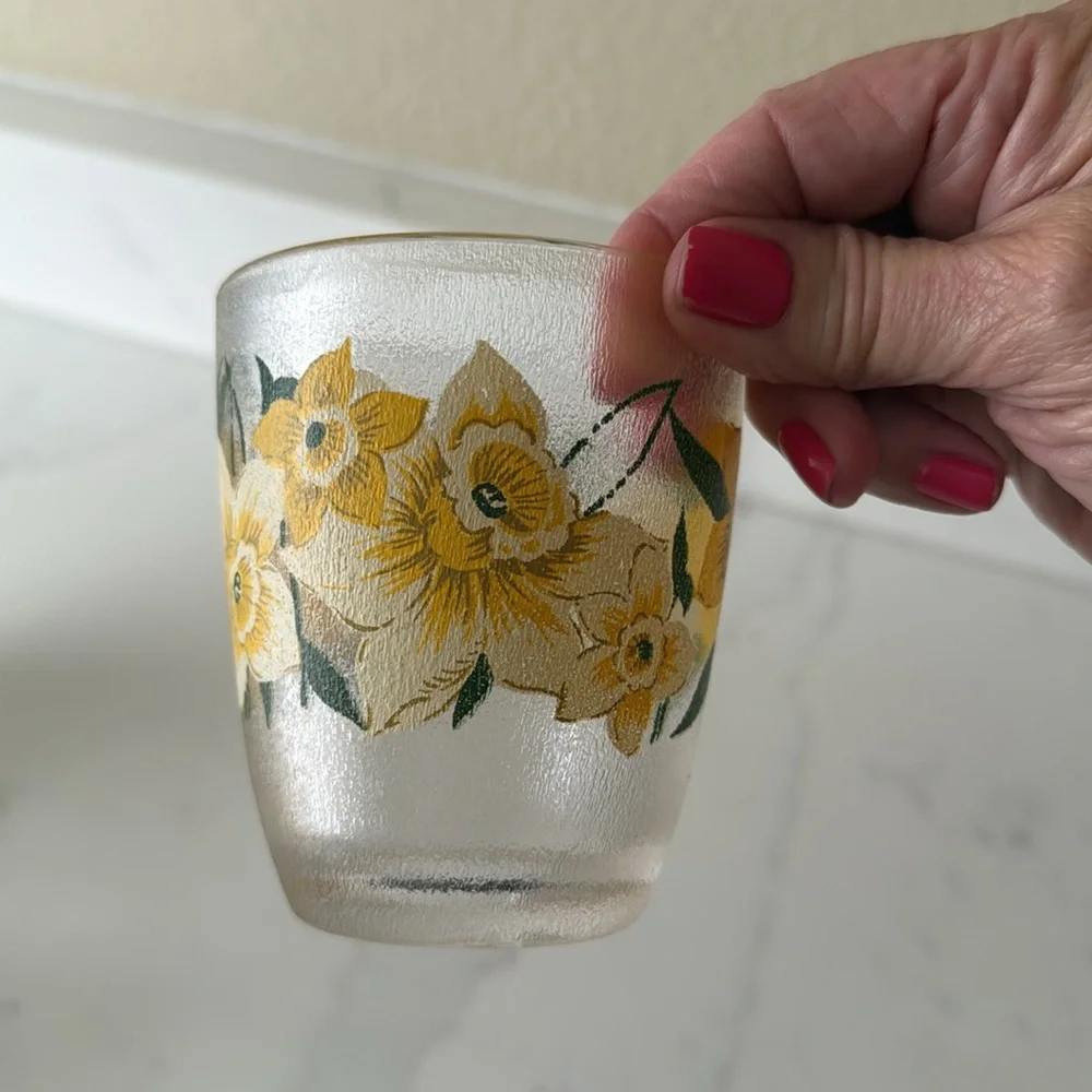 Vintage Stotter Juice Plastic Tumblers Daffodil Design Set of 6